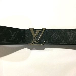 Black Louis Vuitton belt